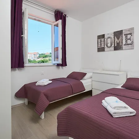 Apartment Mila *